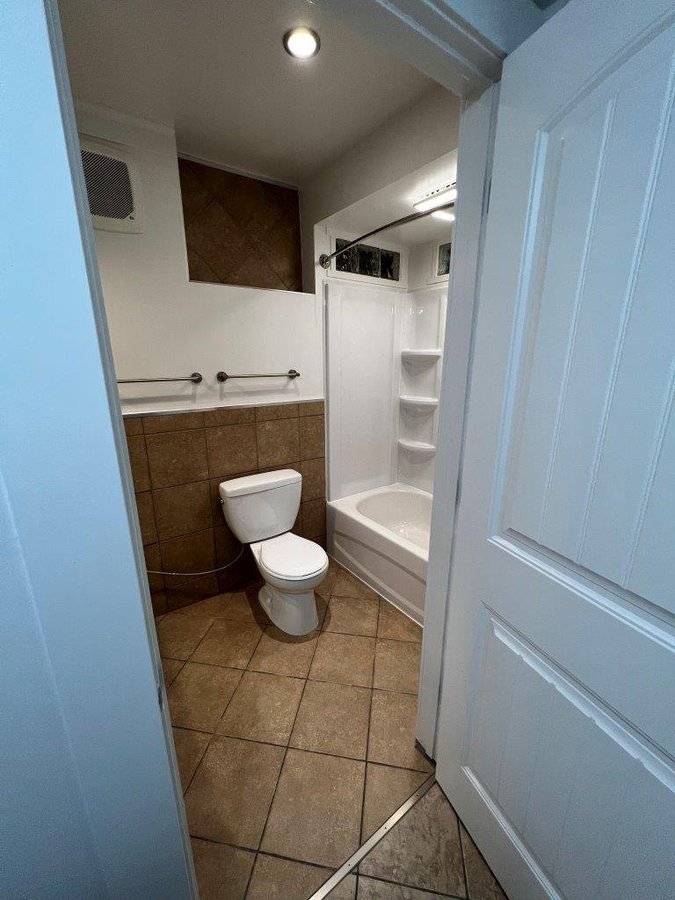 10336 77 Street Northwest - Photo 9