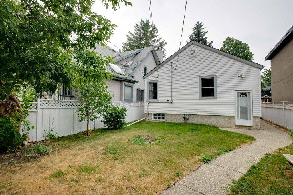 10946 88 Avenue Northwest - Photo 2