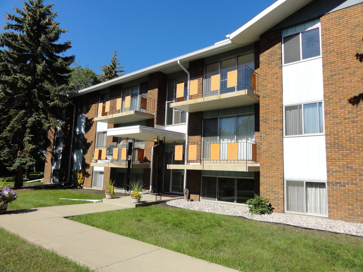 12403 Lansdowne Drive Northwest - Photo 2