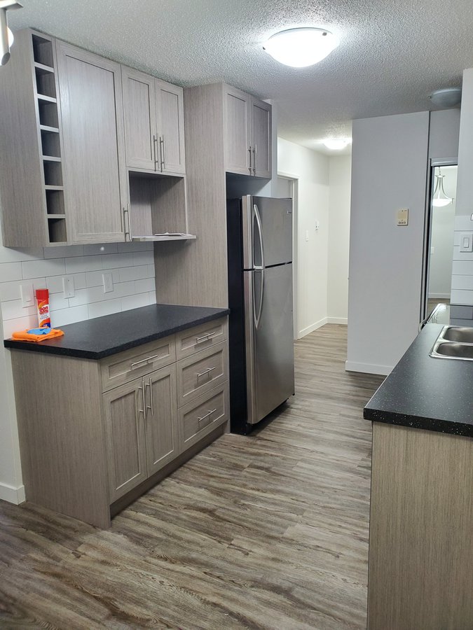 9620 156 Street Northwest - Photo 2