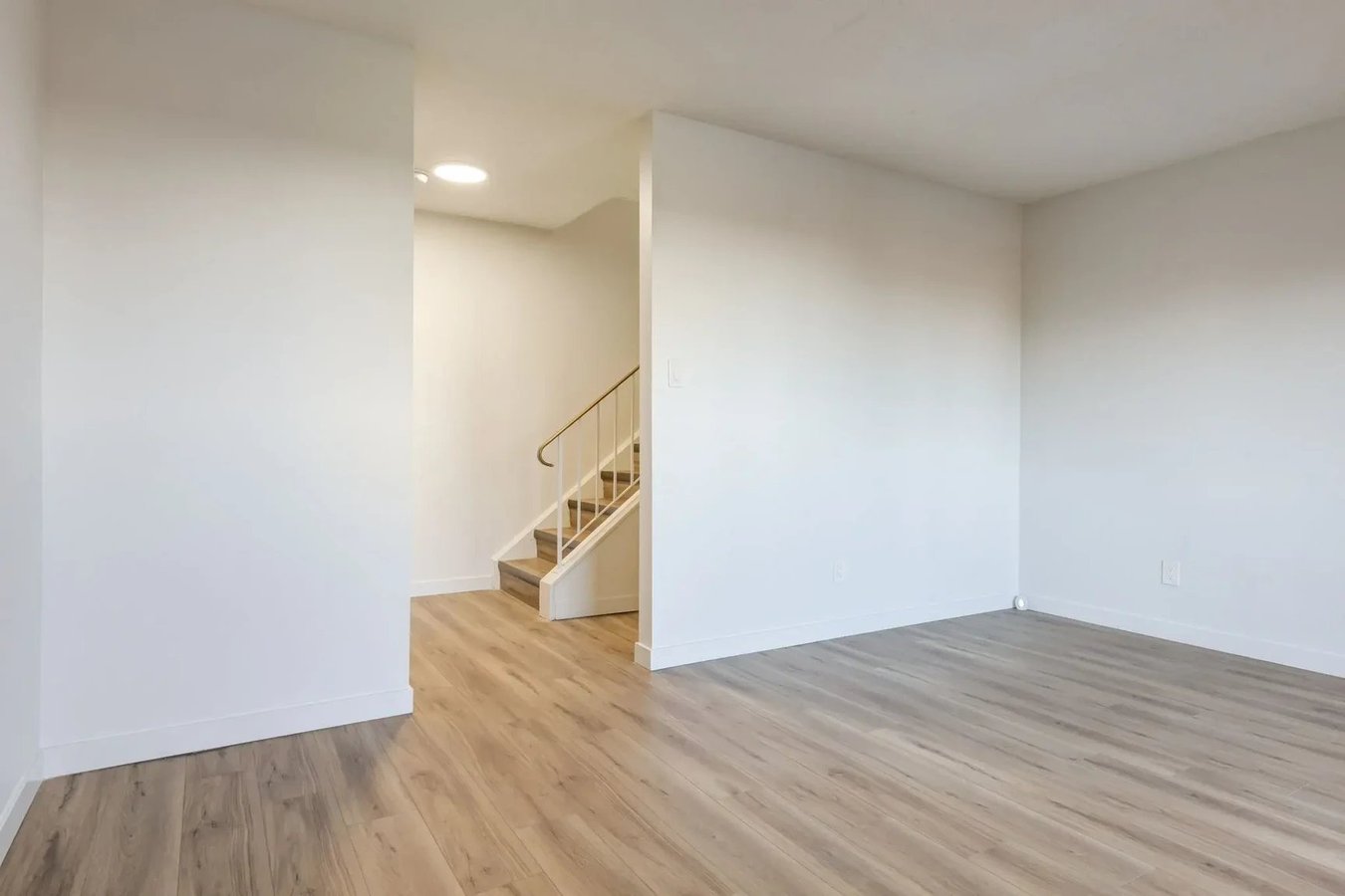South Ridge Apartments - Photo 4