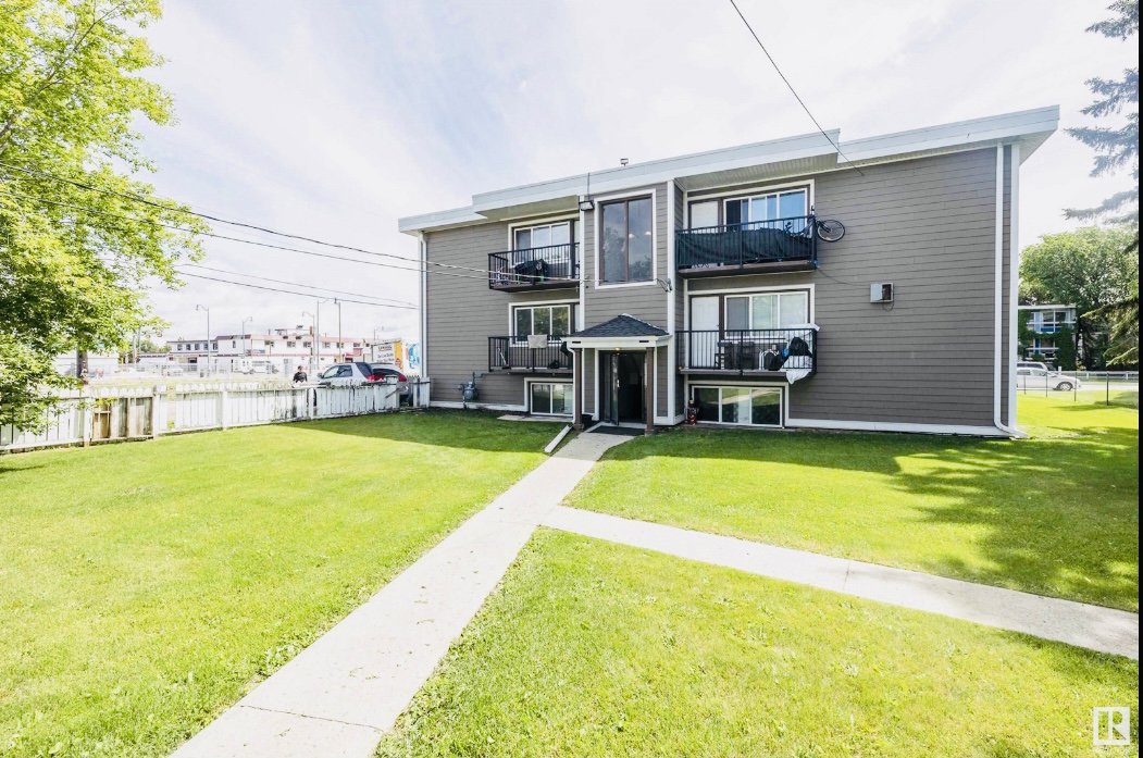 10048 154 Street - Photo 2