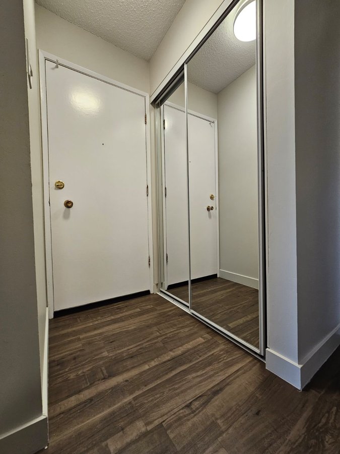 9821 156 Street Northwest - Photo 5