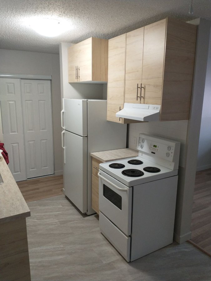 9950 90 Avenue Northwest - Photo 3
