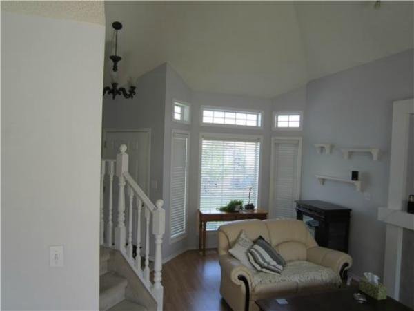 1393 Jefferys Crescent Northwest - Photo 4