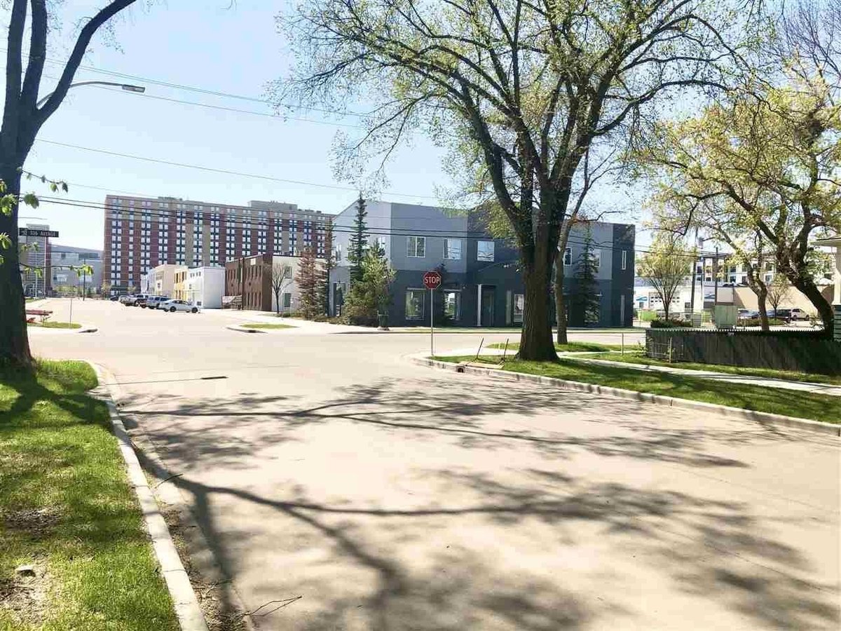 10615 110 Street Northwest - Photo 5