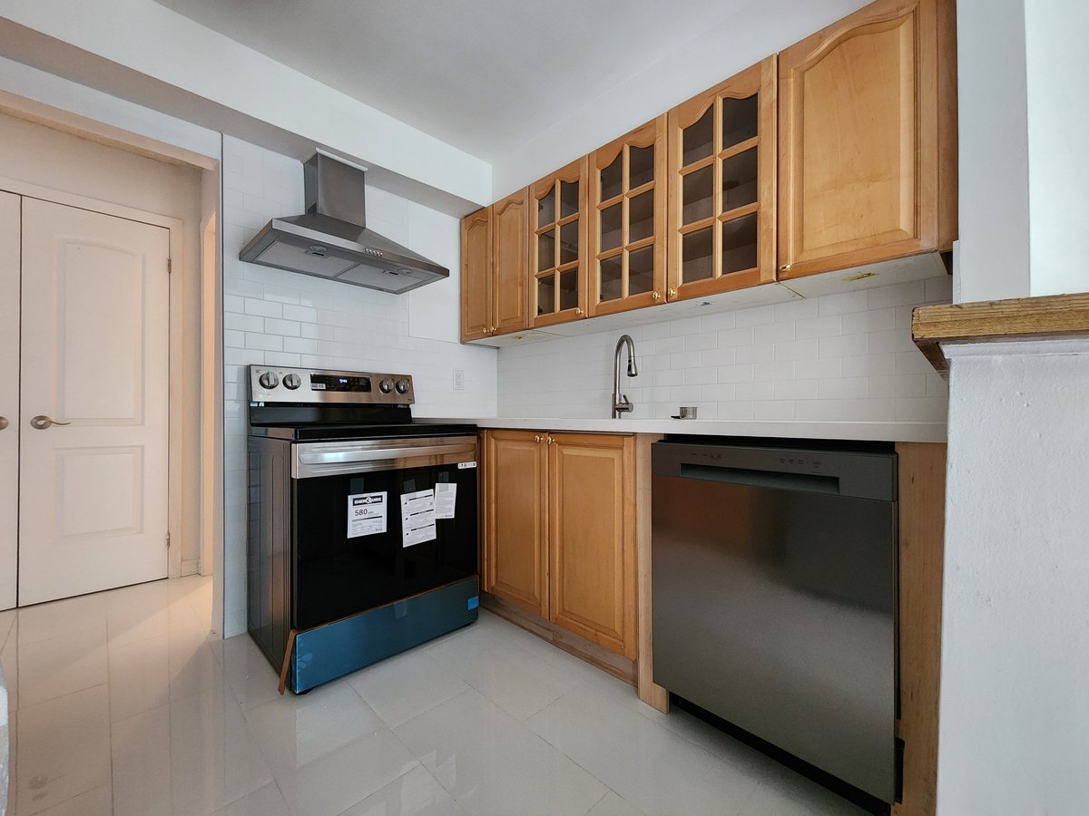 3079 Fifth Line West - Photo 3
