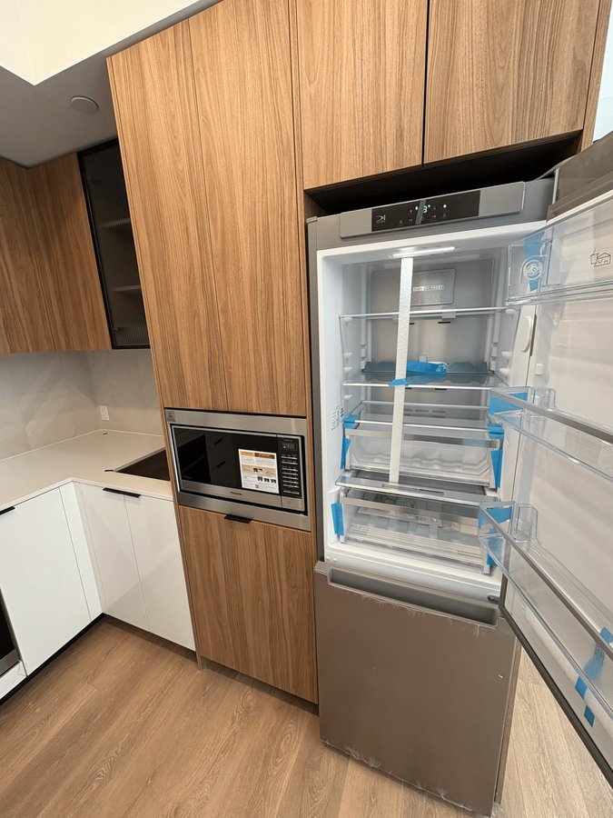 1037 The Queensway - Photo 8