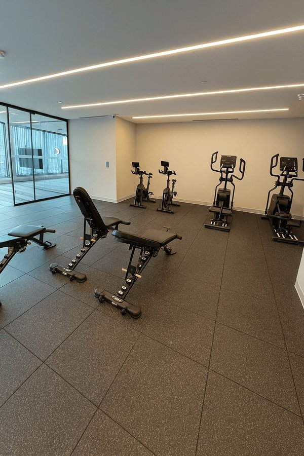 1037 The Queensway - Photo 11