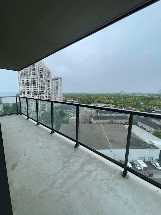 Lake Shore Boulevard West - Photo 3