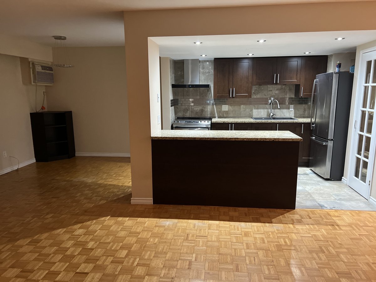 557 The East Mall - Photo 1