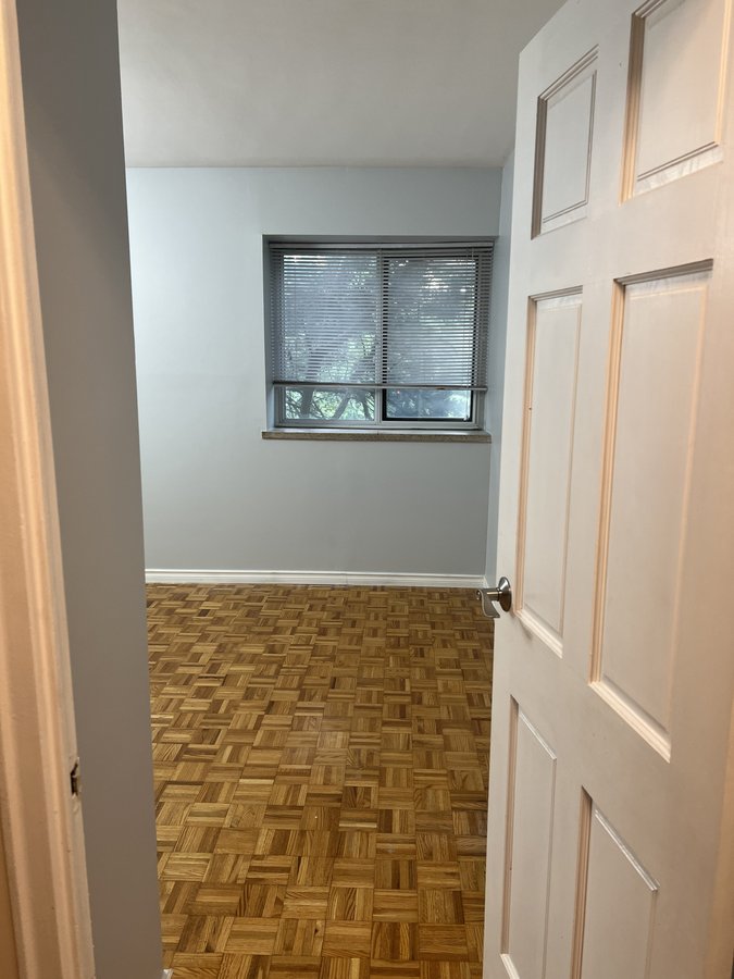 557 The East Mall - Photo 5