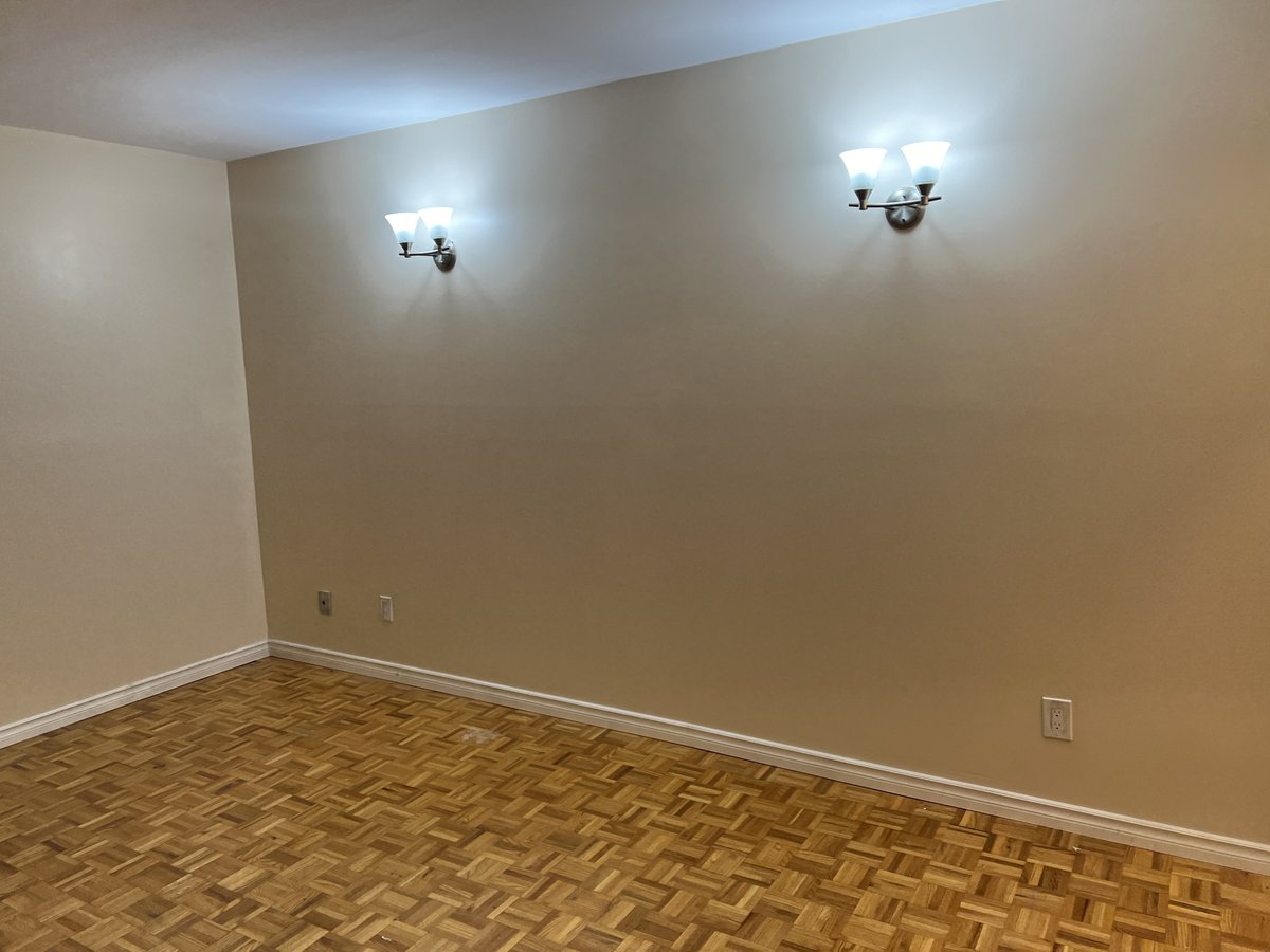 557 The East Mall - Photo 6