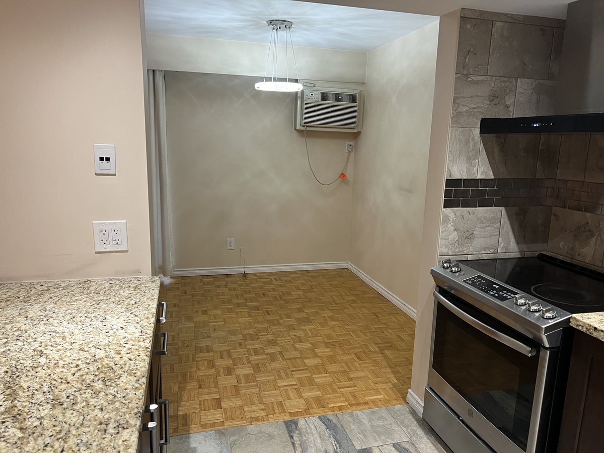 557 The East Mall - Photo 11