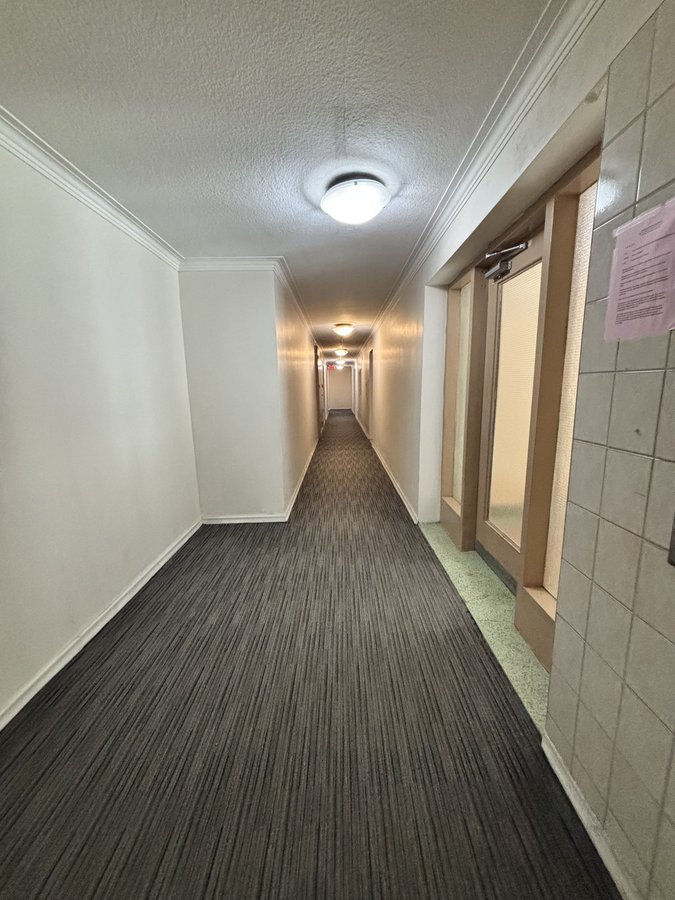 24 Burnhamthorpe Road - Photo 5