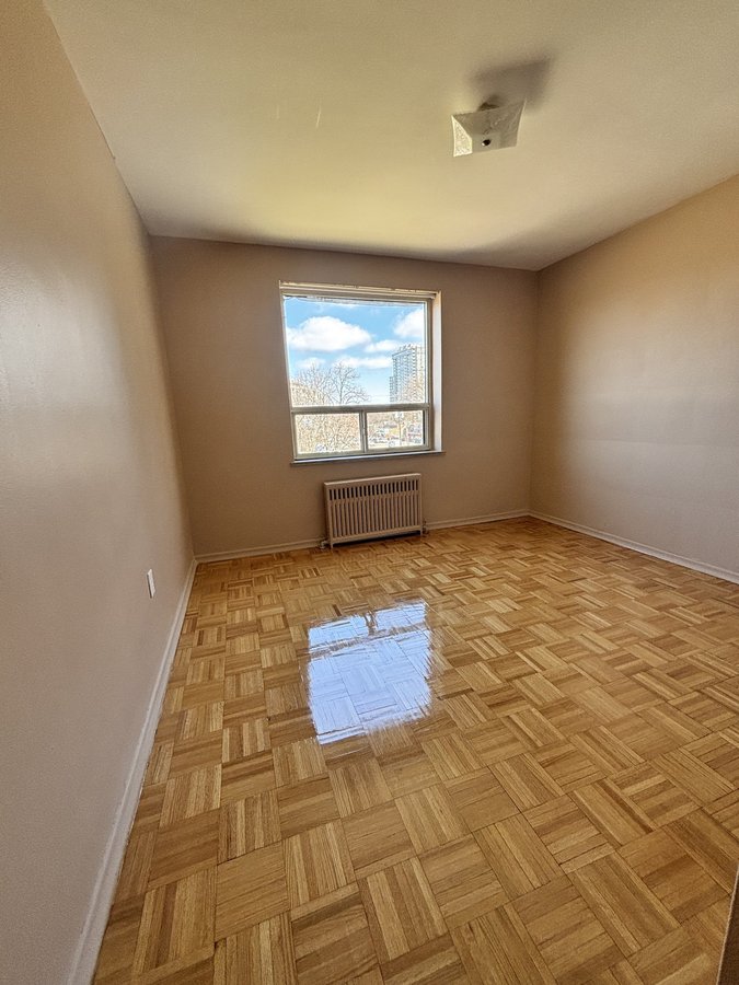 24 Burnhamthorpe Road - Photo 12