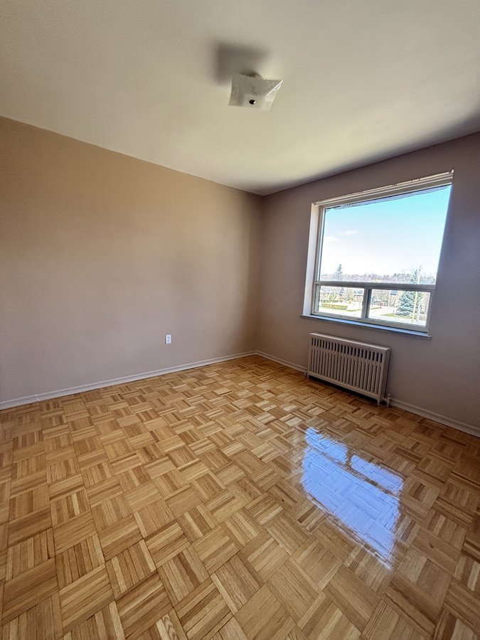 24 Burnhamthorpe Road - Photo 13