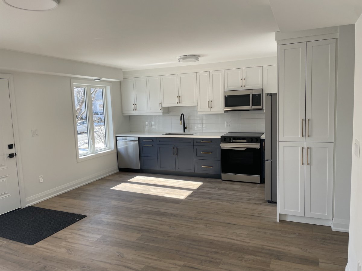 150 Melrose Street - Photo 2