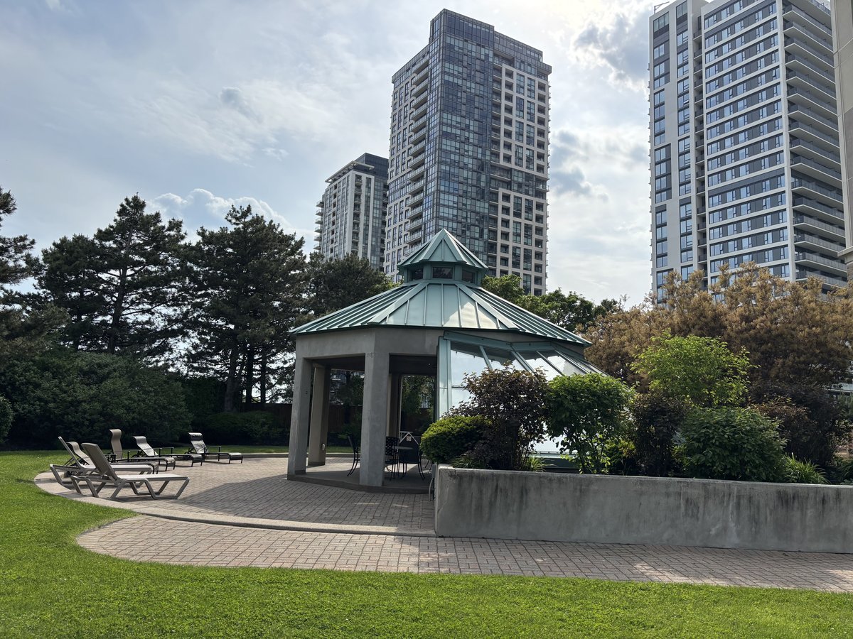 101 Subway Crescent - Photo 5