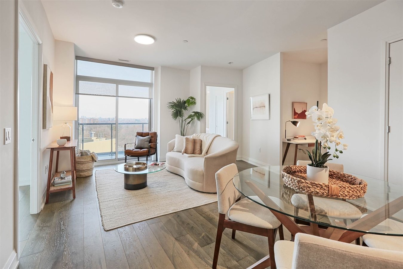 293 The Kingsway - Photo 2