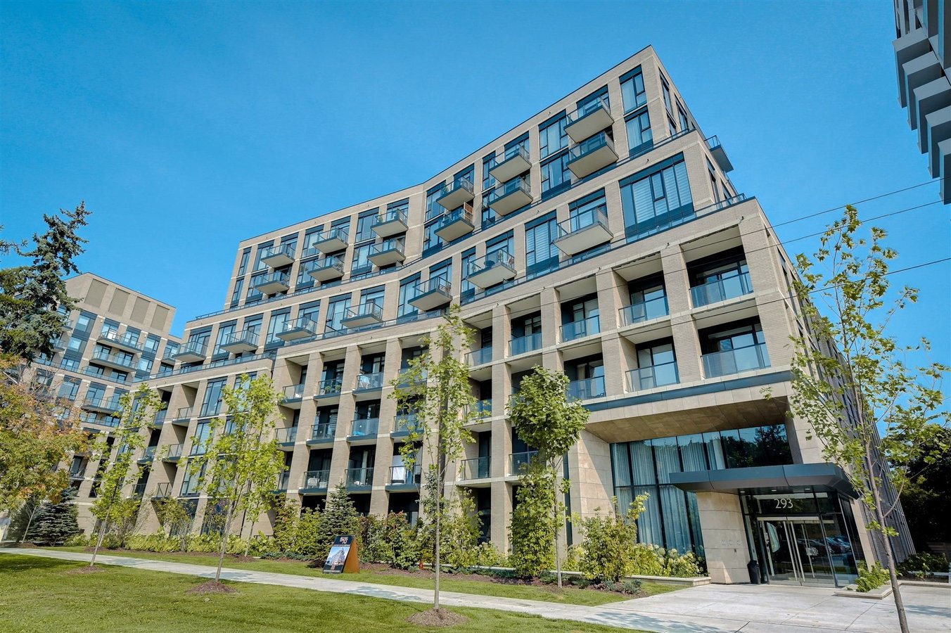 293 The Kingsway - Photo 1