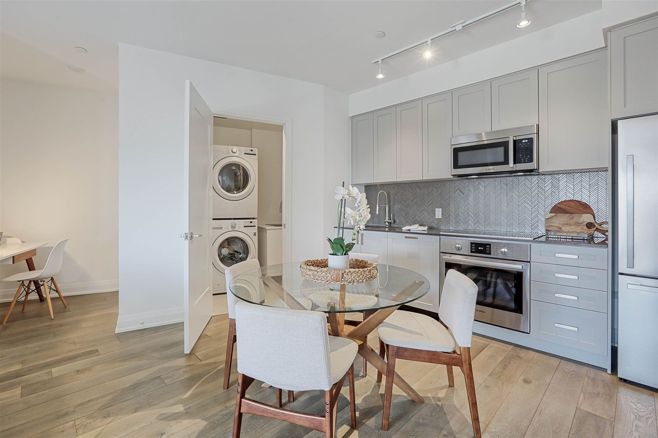 293 The Kingsway - Photo 3
