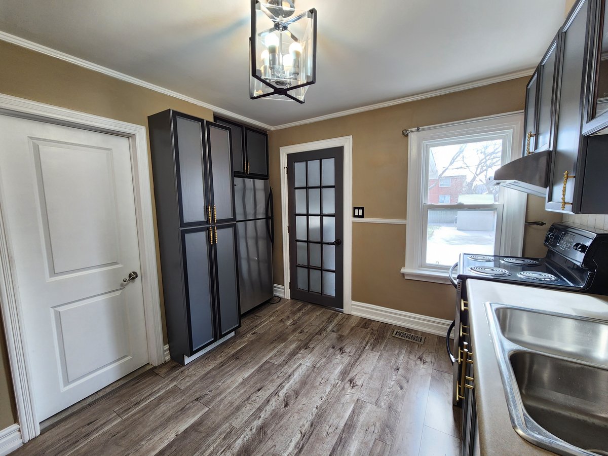27 Simpson Avenue - Photo 7