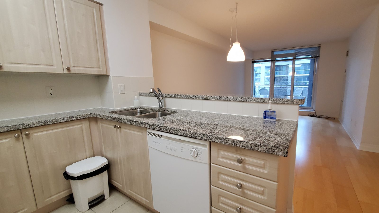 2119 Lake Shore Boulevard West - Photo 2