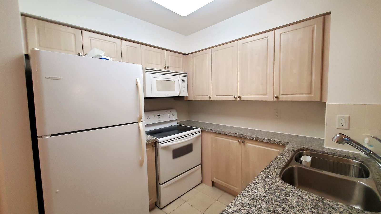 2119 Lake Shore Boulevard West - Photo 3