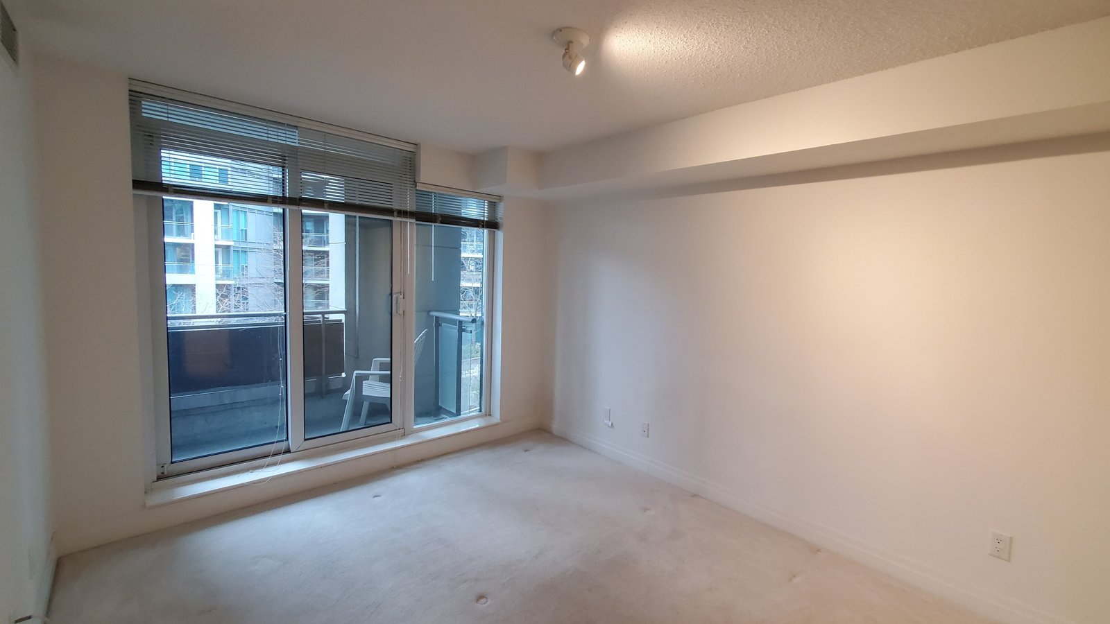 2119 Lake Shore Boulevard West - Photo 4