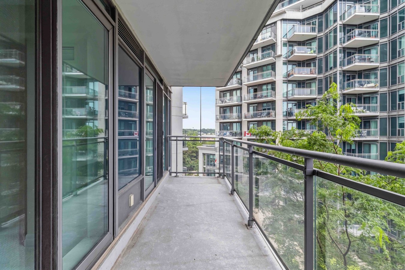 2121 Lake Shore Boulevard West - Photo 32