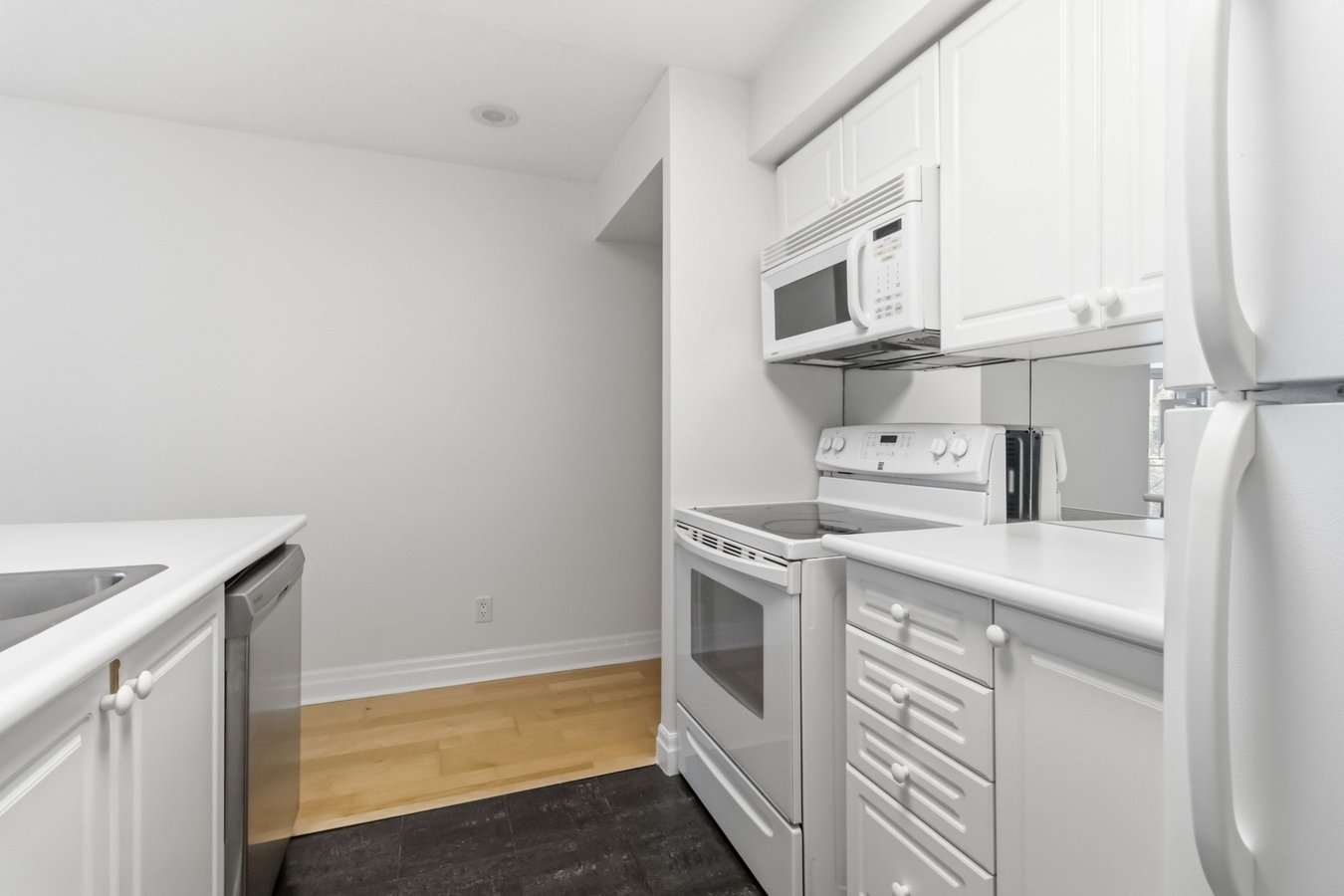 2121 Lake Shore Boulevard West - Photo 15