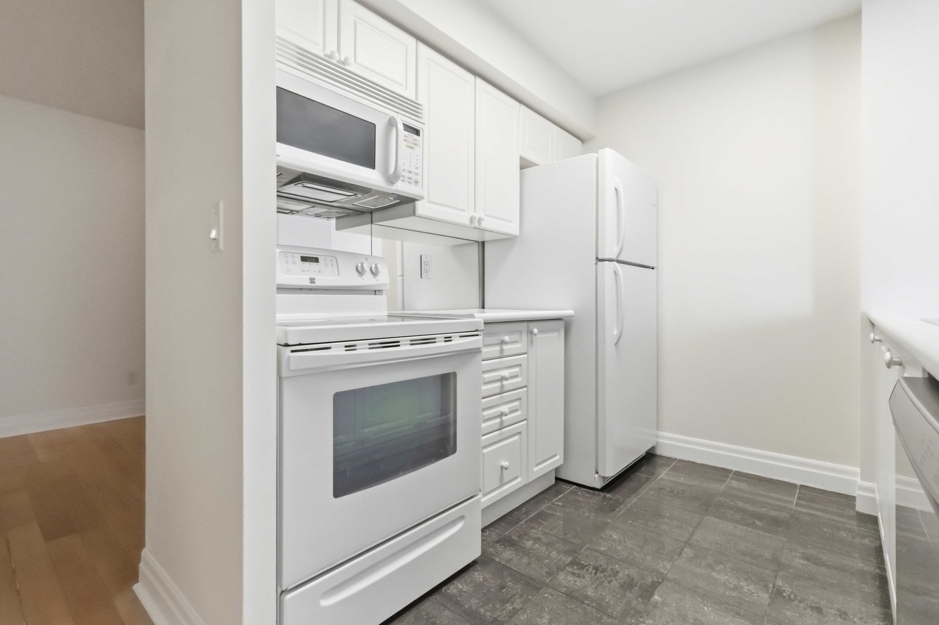 2121 Lake Shore Boulevard West - Photo 13