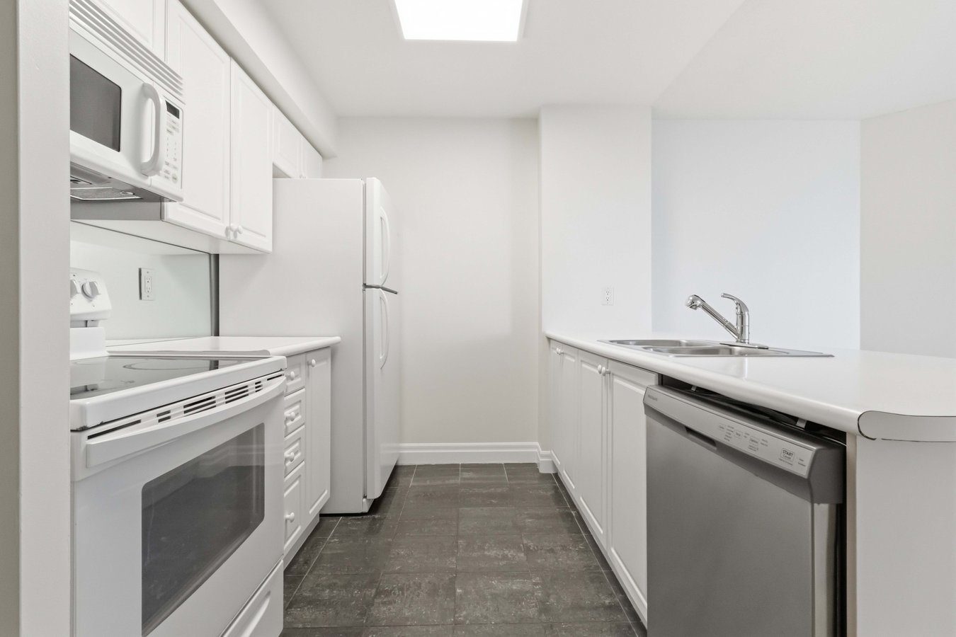 2121 Lake Shore Boulevard West - Photo 12