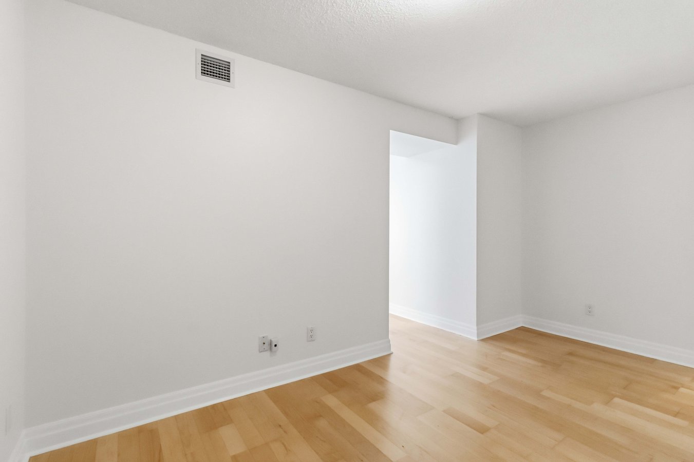 2121 Lake Shore Boulevard West - Photo 10
