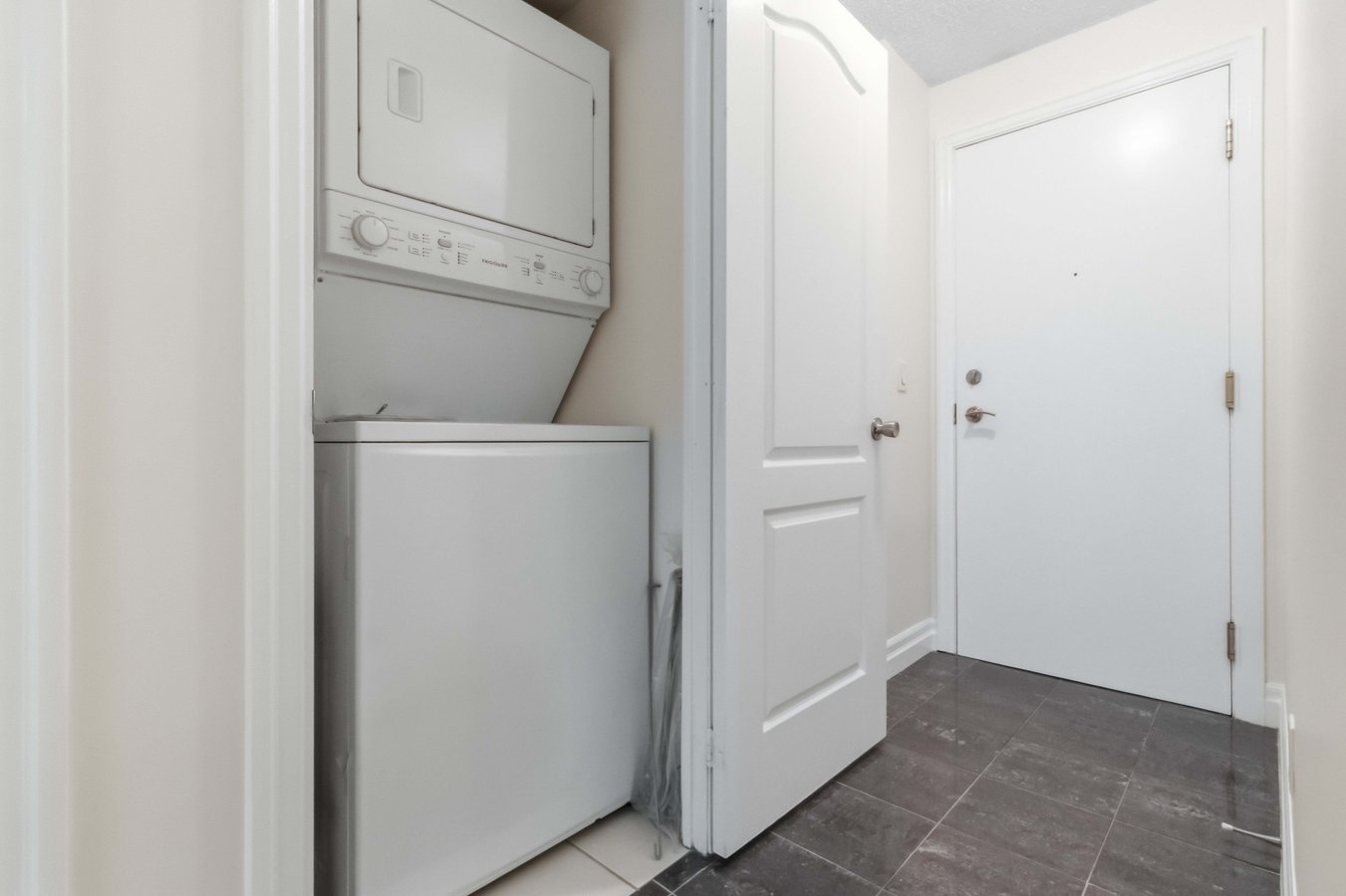 2121 Lake Shore Boulevard West - Photo 6