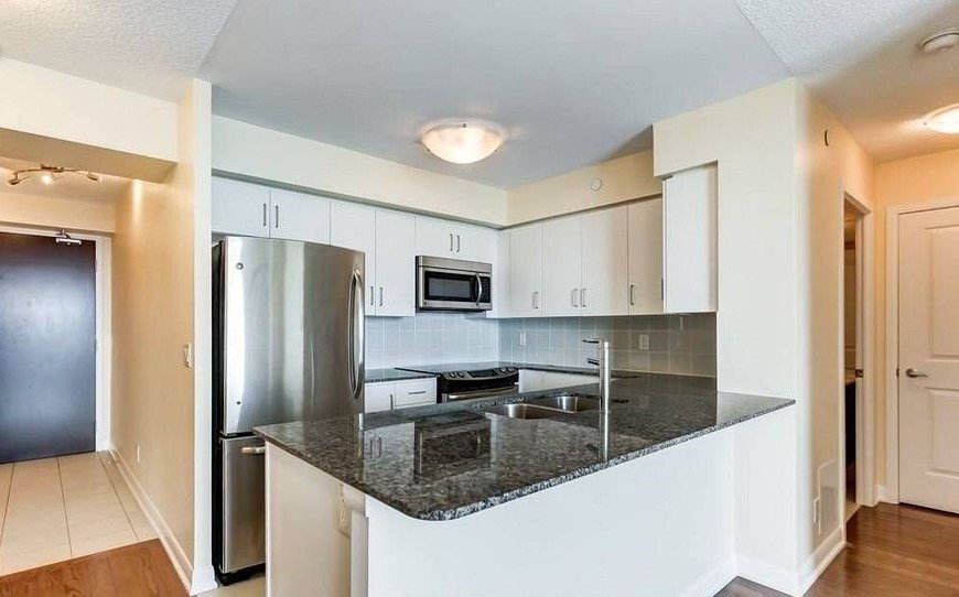 215 Sherway Gardens Road - Photo 2