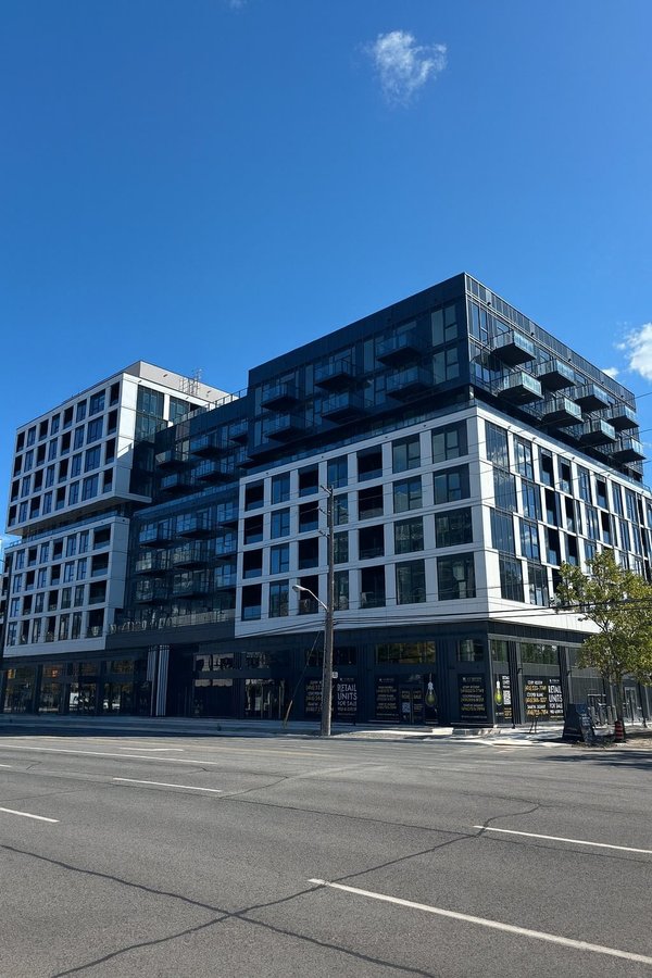 1037 The Queensway - Photo 8