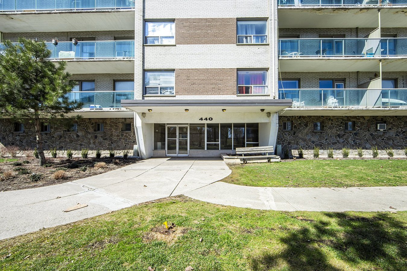 Rentals.ca Eringate Centennial West Deane Etobicoke Apartments