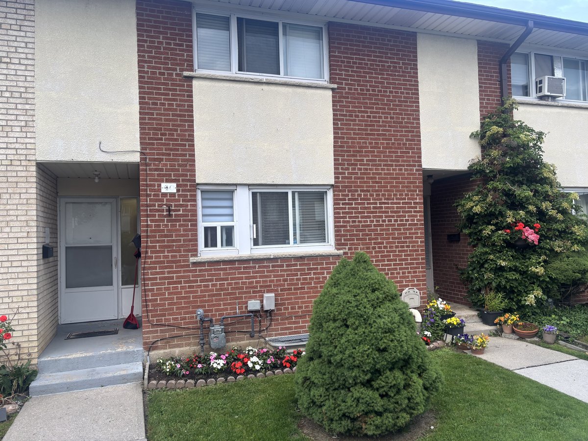 523 Rathburn Road - Photo 1
