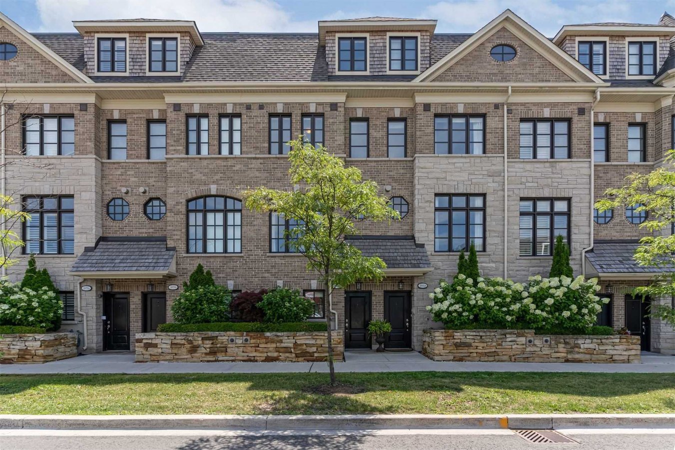 Etobicoke 3 Bedroom Apartments Condos and Houses for Rent