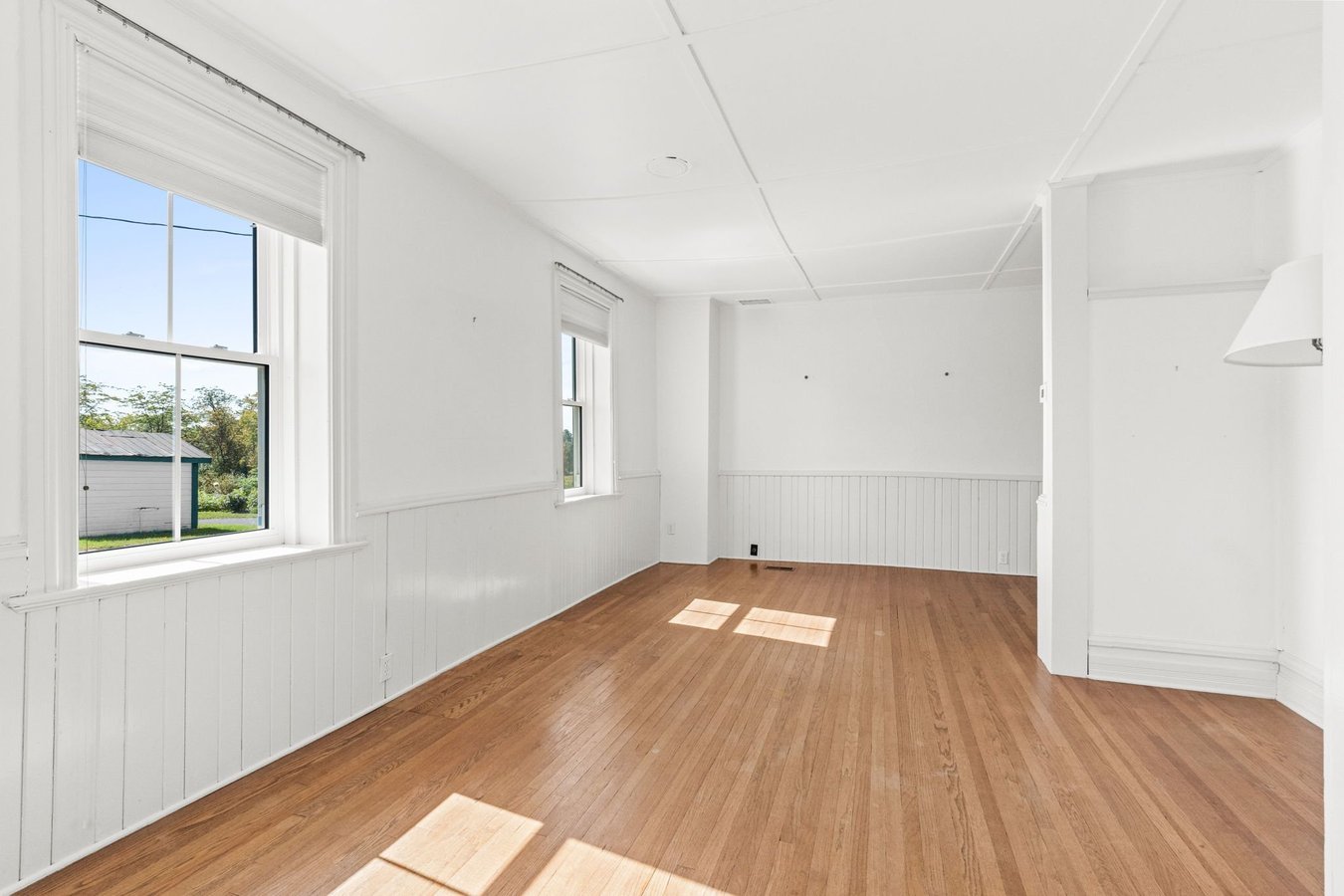 5080 Albion Road South - Photo 2