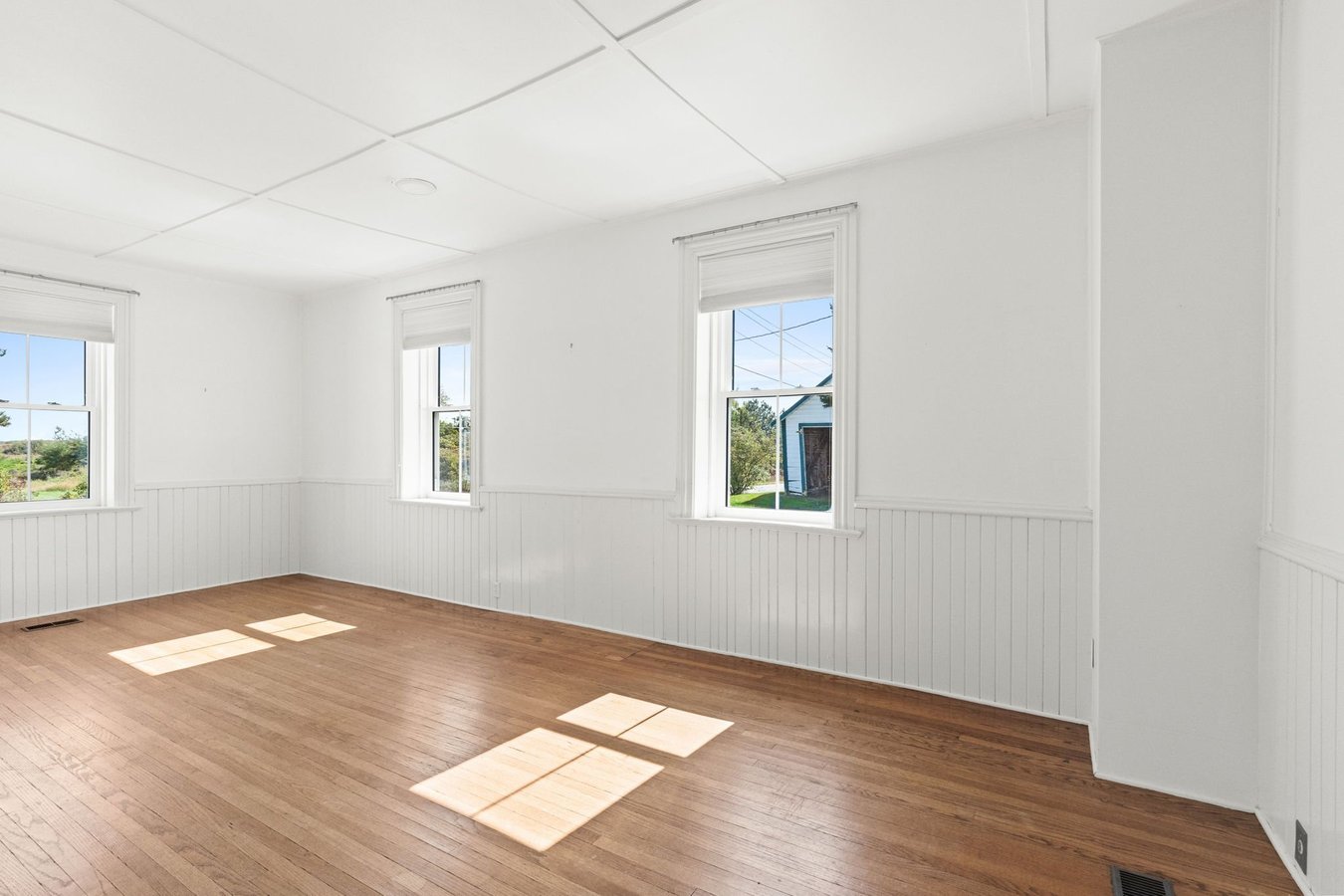 5080 Albion Road South - Photo 3