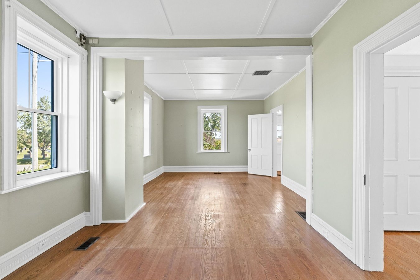 5080 Albion Road South - Photo 4