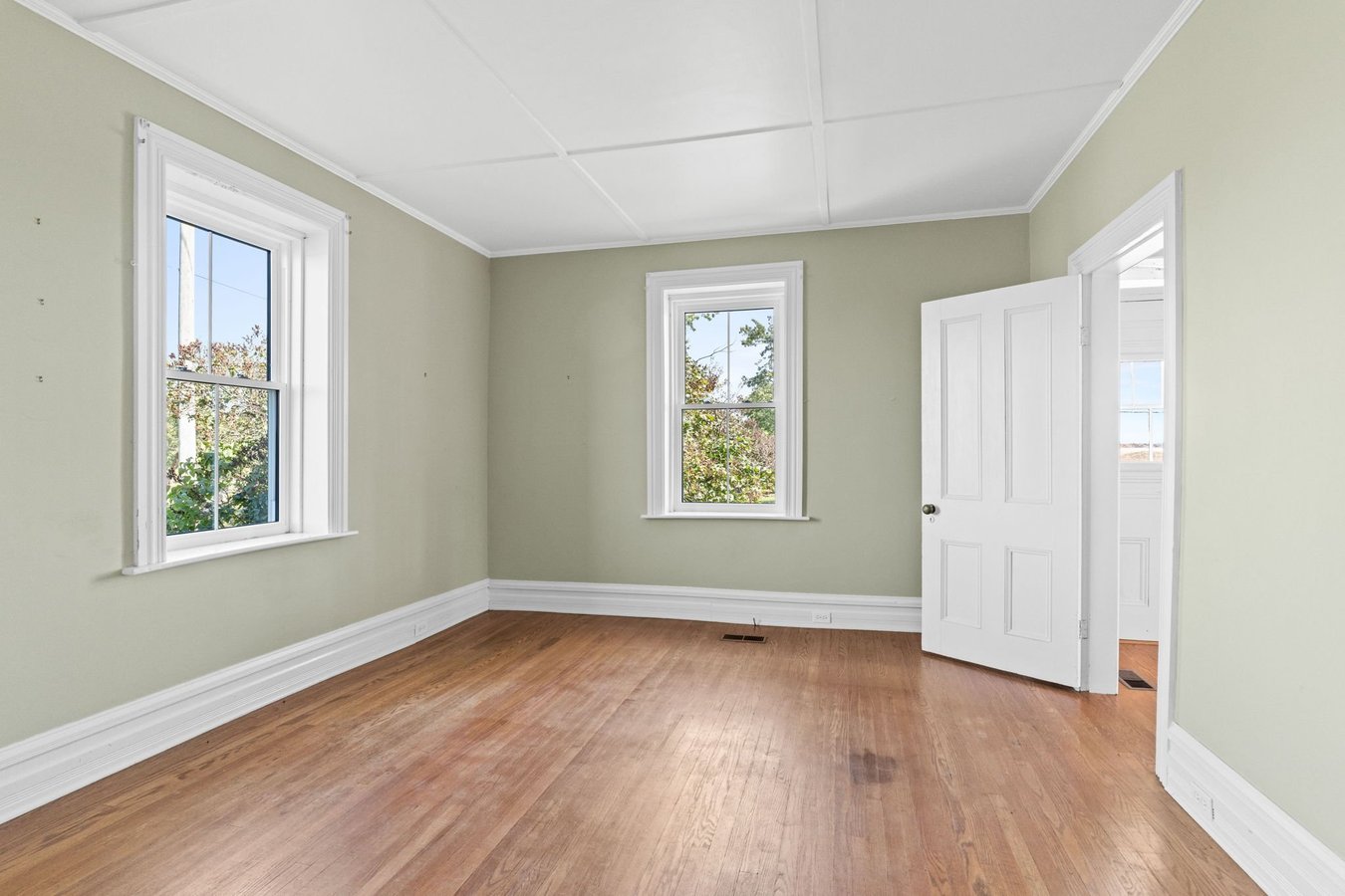 5080 Albion Road South - Photo 5