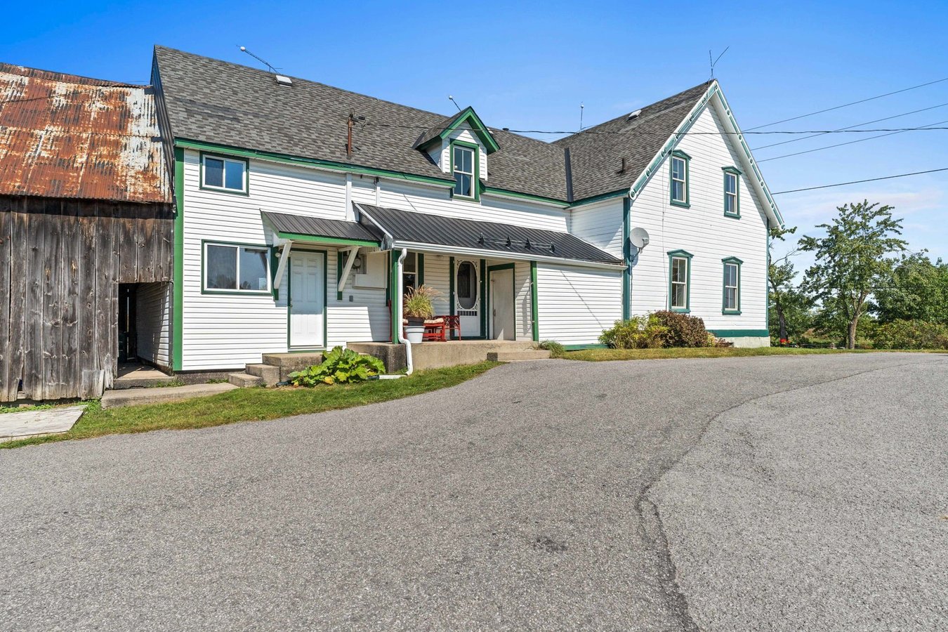 5080 Albion Road South - Photo 10