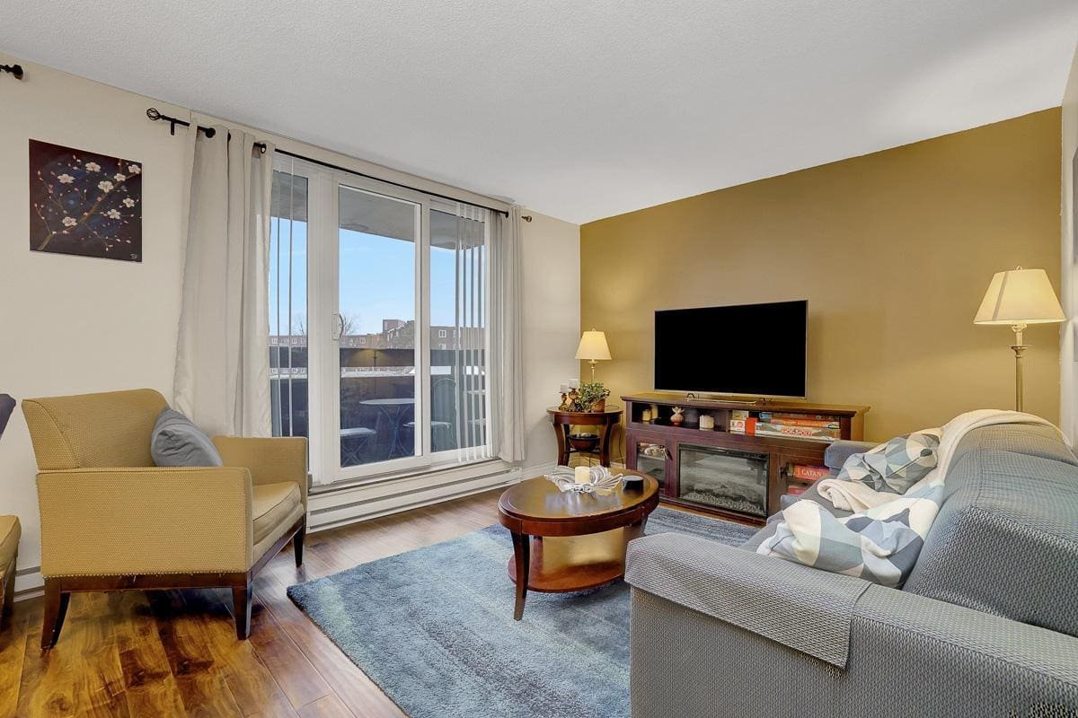 2000 Jasmine Crescent - Photo 2
