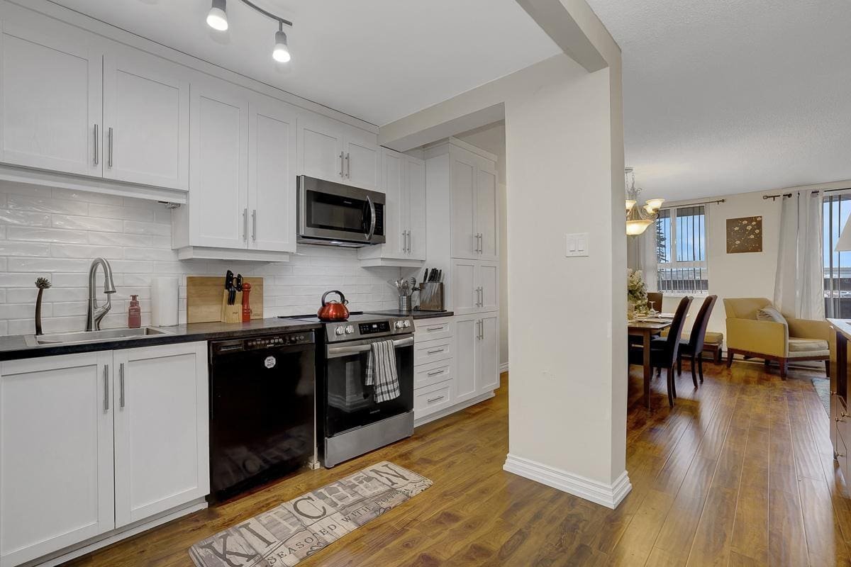 2000 Jasmine Crescent - Photo 5