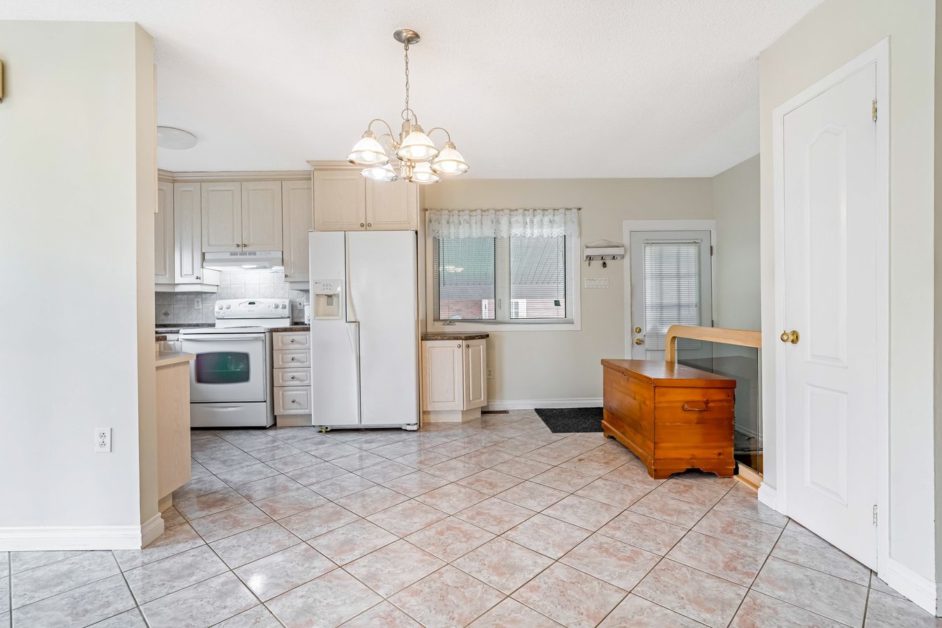 6870 Rocque Street - Photo 4