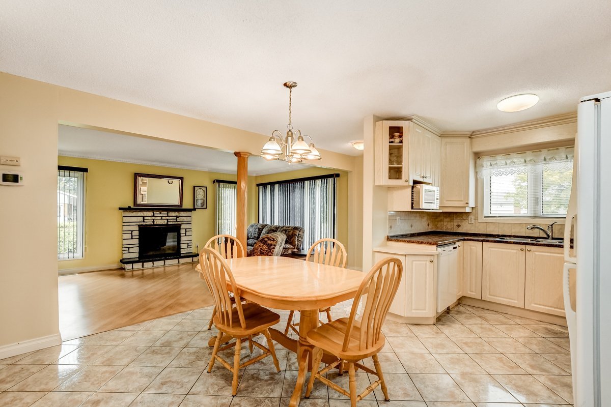 6870 Rocque Street - Photo 2